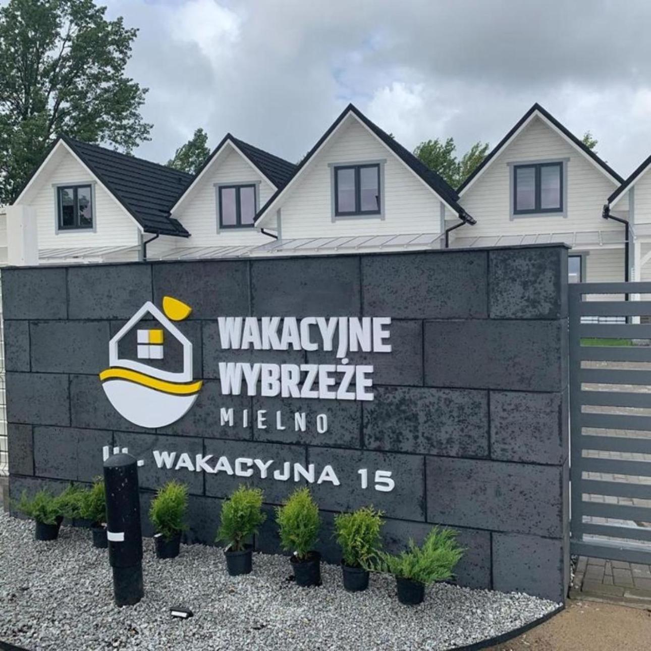 Domki Wakacyjne Wybrzeze ミエルノ エクステリア 写真